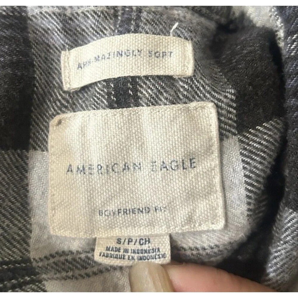 American Eagle Womens S  Amazingly Soft Boyfriend Fit flannel Gray Button